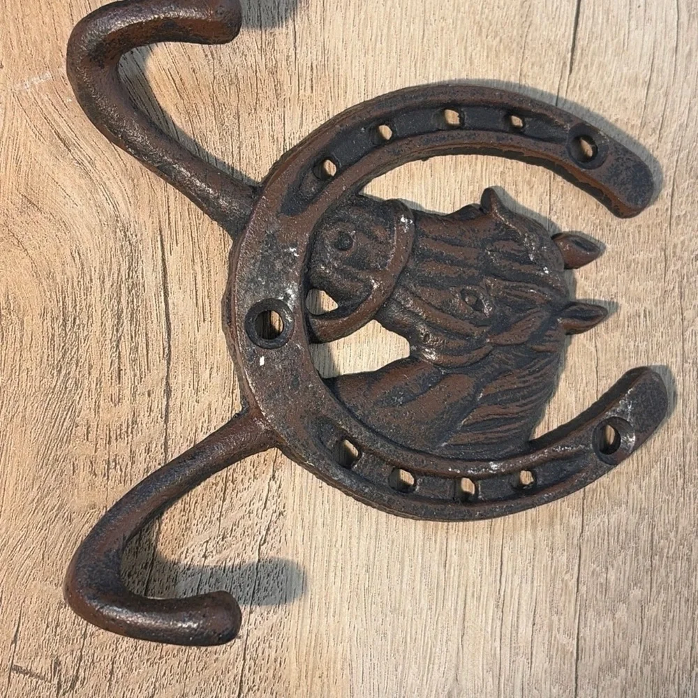 3 Piece Rustic Horse Head HorseShoe Wall Hooks Cast Iron Antique